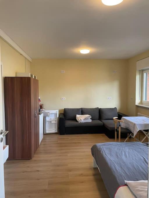 Einzimmerwohnung + Dusche Und Wc Berlino Esterno foto