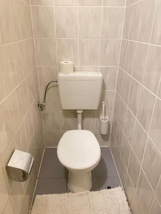 Einzimmerwohnung + Dusche Und Wc Berlino Esterno foto